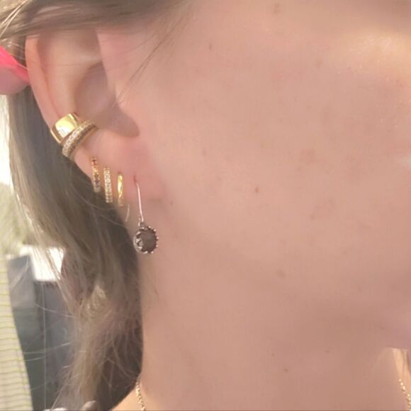 Elegant Silver and Garnet Gemstone Earrings - Picture 2 of 2